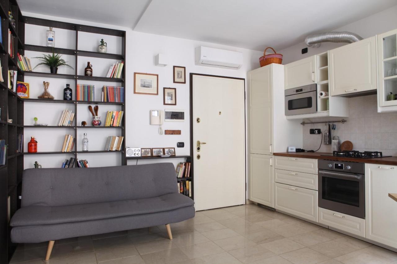 Terrace Apartment Close To Metro Station Milaan Buitenkant foto