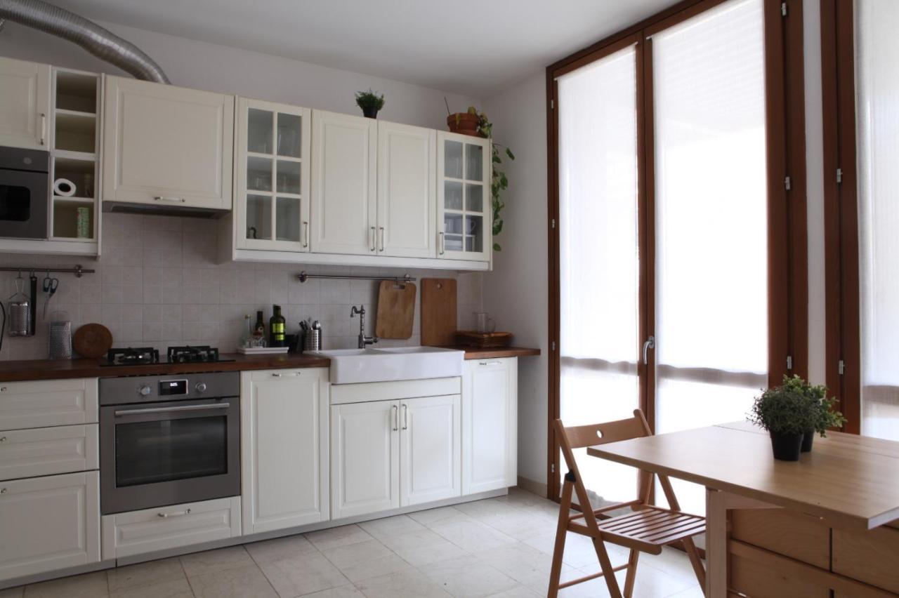 Terrace Apartment Close To Metro Station Milaan Buitenkant foto